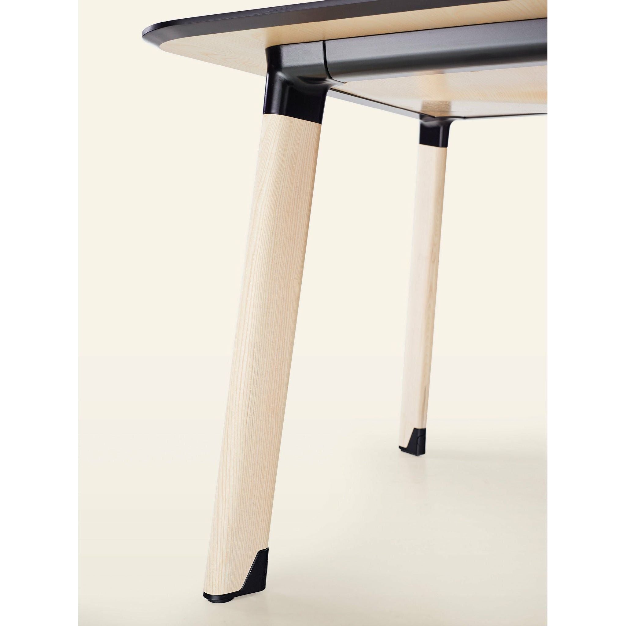 Diva Standing Table
