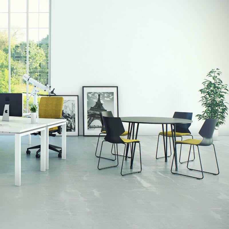 Fly Visitor Chair by Konfurb